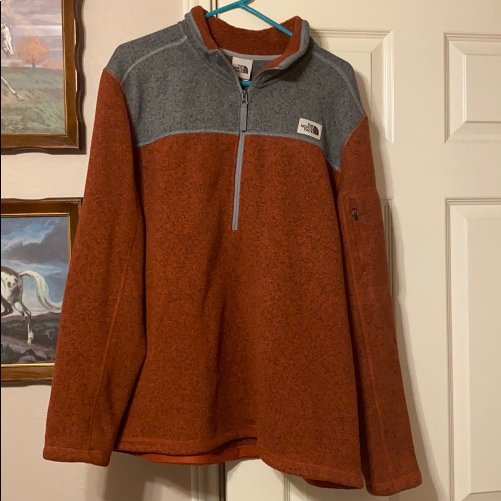 North Face Pull Over - Picture 1 of 4
